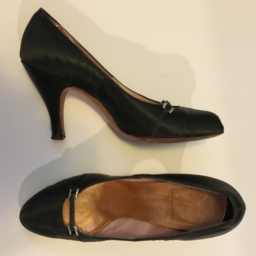 Saks Fifth Ave Classic Black Satin Pumps Women 7.5